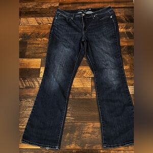 Seven7 Mid Rise Micro Boot Jeans